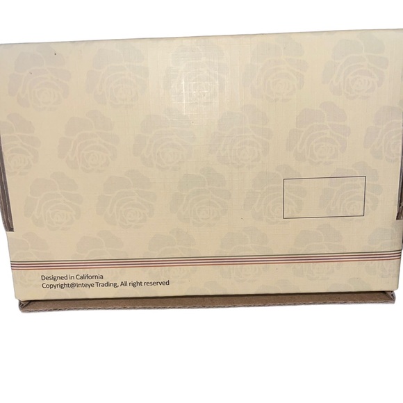 Enjoy Your Bath Time Handmade Pure Natural Essential Oil Bath Bombs Box of 6. - Picture 4 of 4